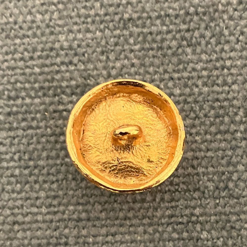 Buttons - Picture 3 of 3